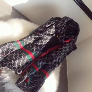 Gucci scarf